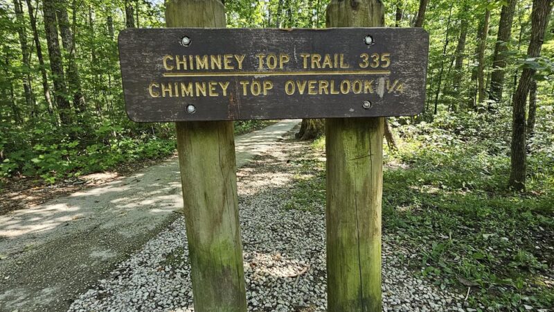 Chimney Top Rock Trailhead - Pine Ridge, KY