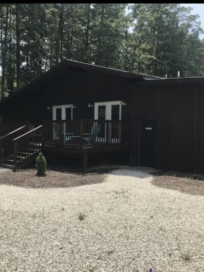 Red Wolfe Lodge - Pine Ridge, KY