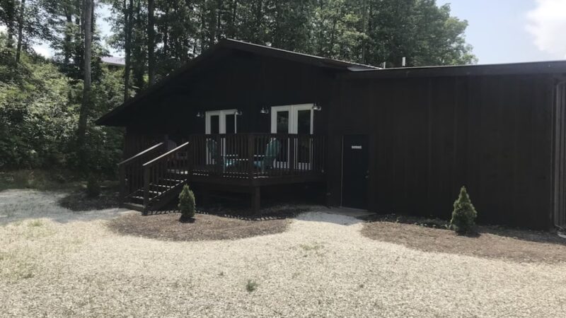 Red Wolfe Lodge - Pine Ridge, KY
