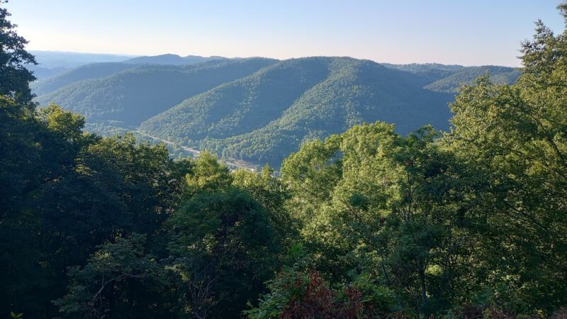Chained Rock Trailhead - Pineville, KY