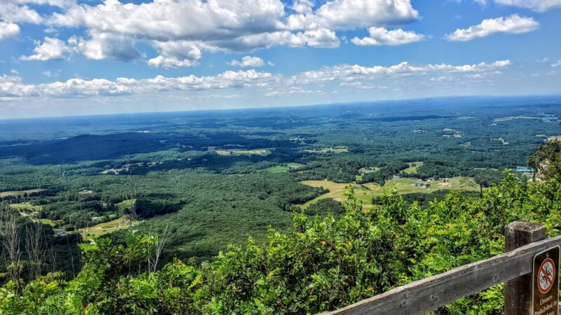 Pilot Mountain State Park parking - Pinnacle, NC