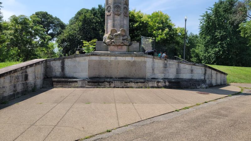 Off Leash Dog Exercise Area - Pittsburgh, PA