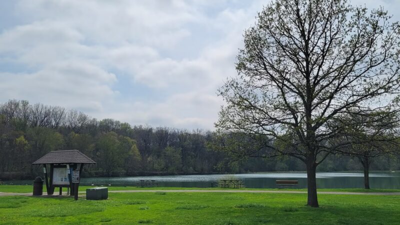 Loon Lake Parking Lot - Plano, IL