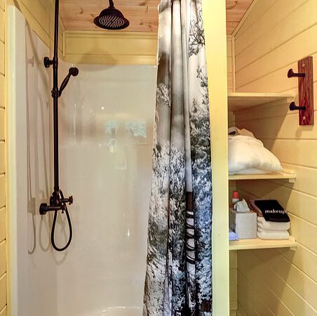 Tiny Digs Hotel of Tiny Houses Portland - Portland, OR