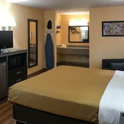 Econo Lodge - Purcell, OK