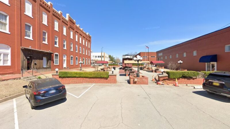 Sante Fe Plaza - Purcell, OK