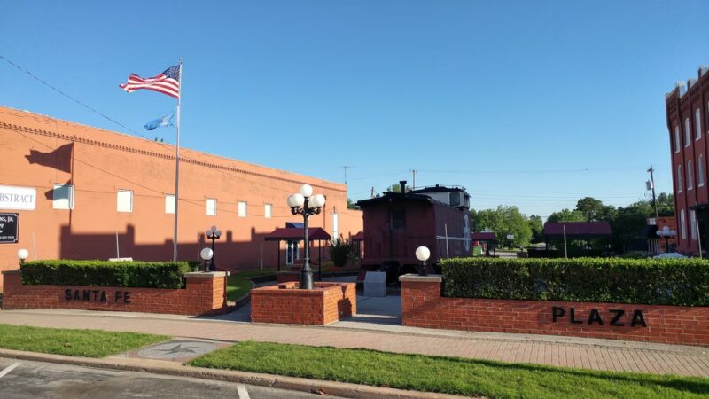 Sante Fe Plaza - Purcell, OK