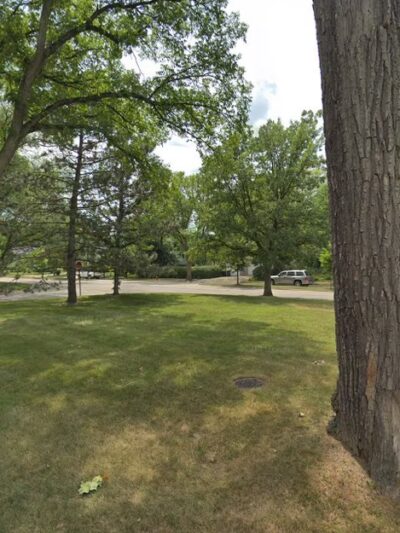 Akenside/Woodside Triangle - Riverside, IL
