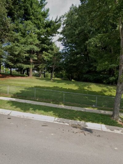 Lone Oak Park - Rockville, MD