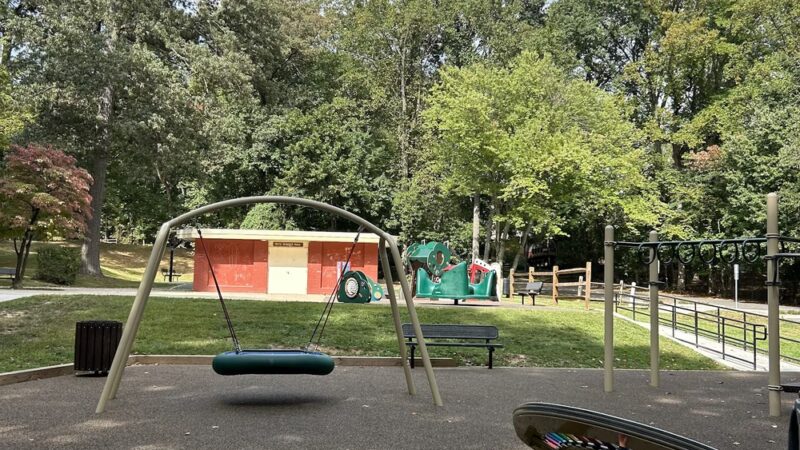 Potomac Woods Park - parking - Rockville, MD
