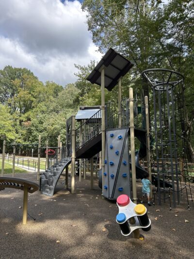 Potomac Woods Park - parking - Rockville, MD