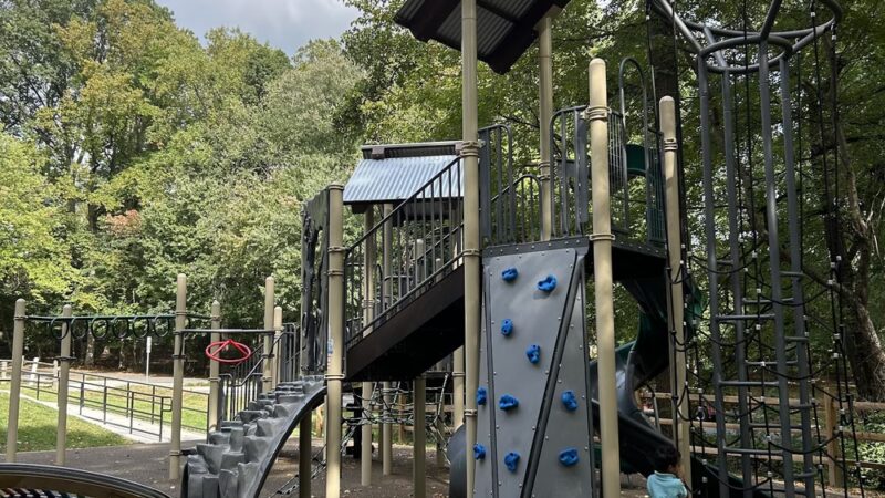Potomac Woods Park - parking - Rockville, MD
