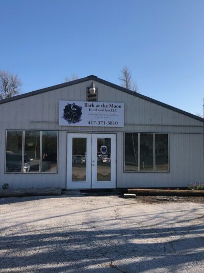 Bark at the Moon Hotel and Spa, LLC - Rogersville, MO