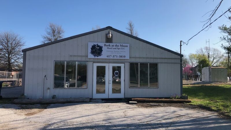Bark at the Moon Hotel and Spa, LLC - Rogersville, MO