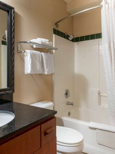 Comfort Inn & Suites - Salem, OR