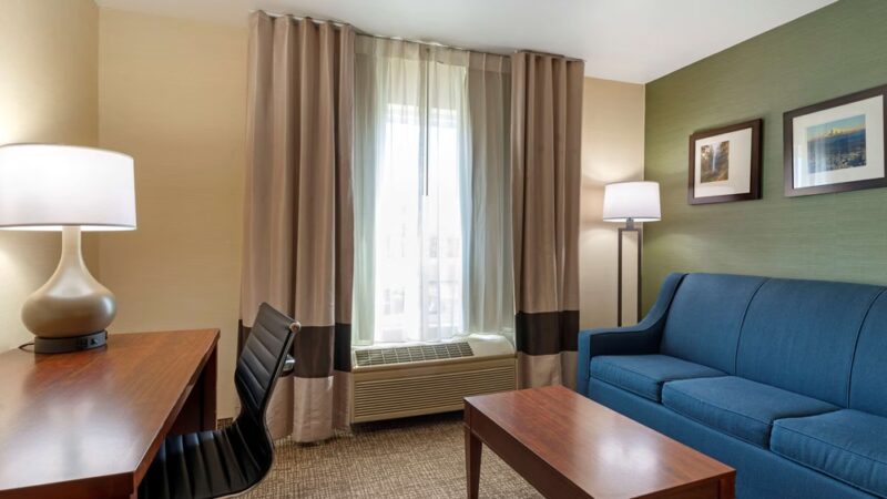 Comfort Inn & Suites - Salem, OR