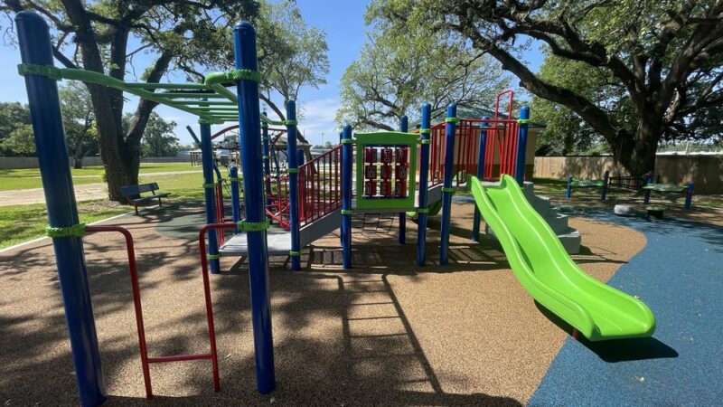 Saraland Town Center Park &Splash Pad - Saraland, AL