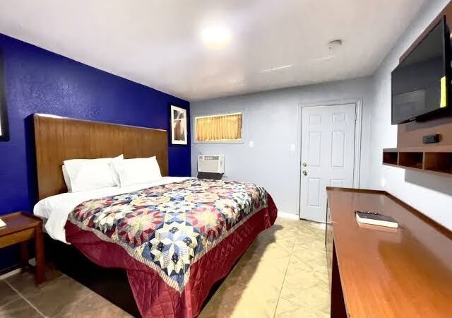 Golden Inn Motel - Seagoville, TX