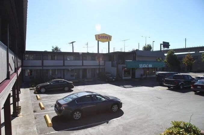 Seatac Inn and Airport Parking - SeaTac, WA