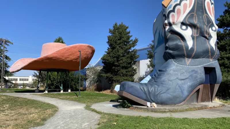 Hat & Boots Park (Oxbow Park) - Seattle, WA