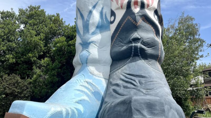 Hat & Boots Park (Oxbow Park) - Seattle, WA