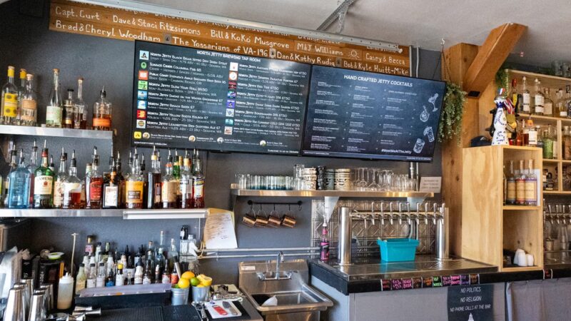 North Jetty Brewing and Cocktail Lounge - Seaview, WA