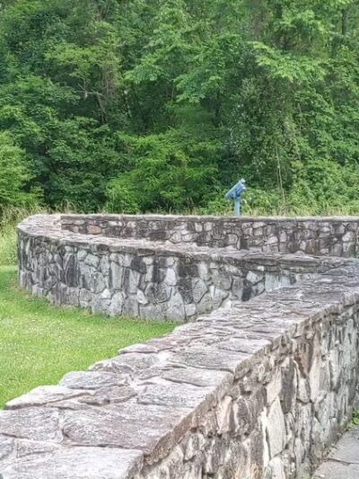 Seneca Rocks Trailhead - Seneca Rocks, WV
