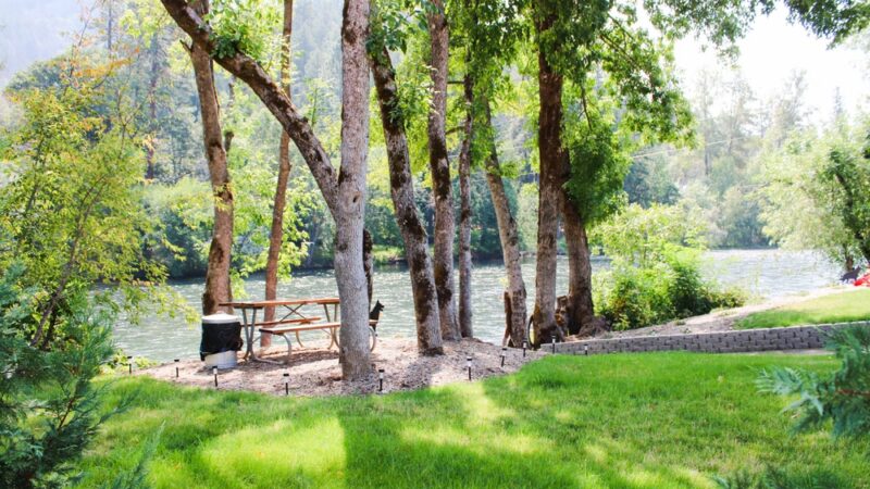 Shady Trails RV Park - Shady Cove, OR