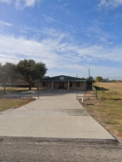 Shiner Bark Pet Resort - Shiner, TX