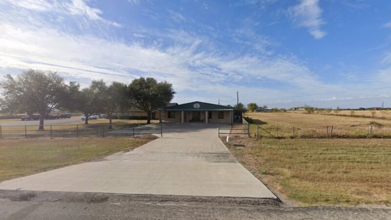 Shiner Bark Pet Resort - Shiner, TX