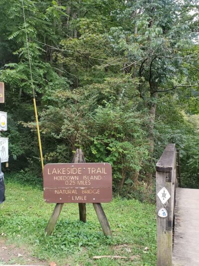 Natural Bridge Trailhead Parking - Slade, KY