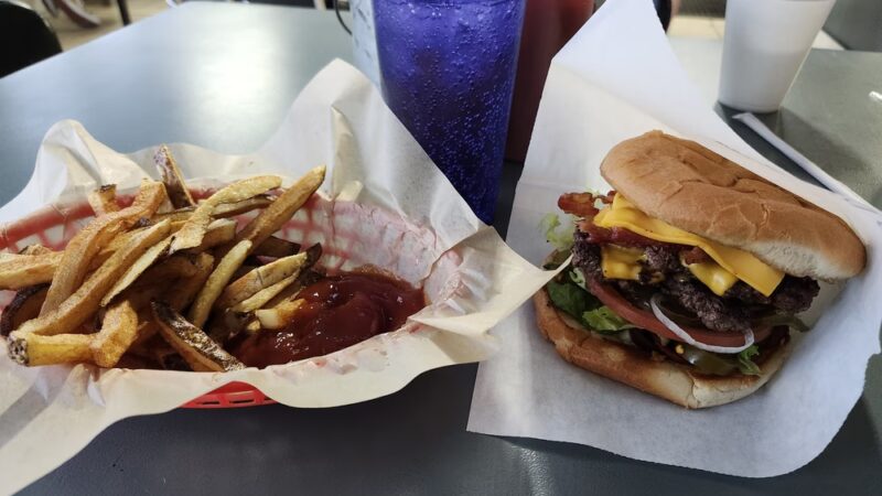 Bait Shop Burgers - Snyder, OK