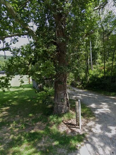 Dog Cove Trailhead & Park Office - Scott's Gulf Wilderness State Park - Sparta, TN