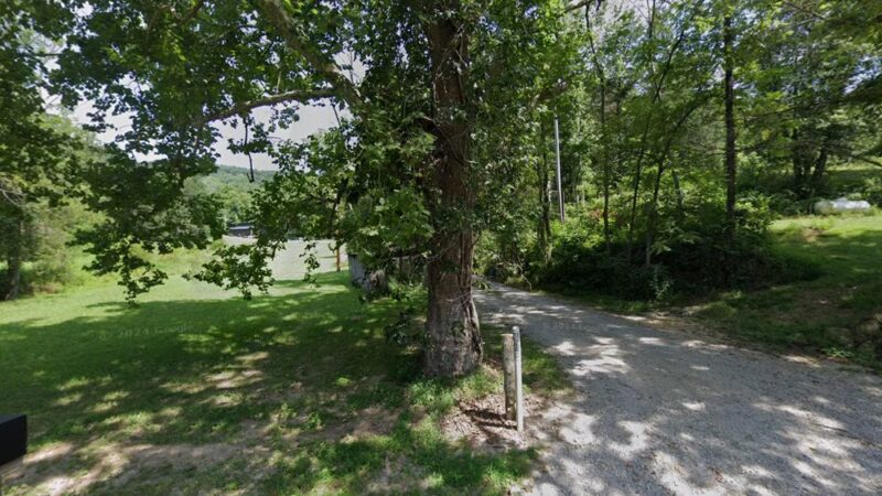 Dog Cove Trailhead & Park Office - Scott's Gulf Wilderness State Park - Sparta, TN