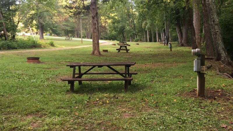 Paradise Lake Family Campground - Spout Spring, VA
