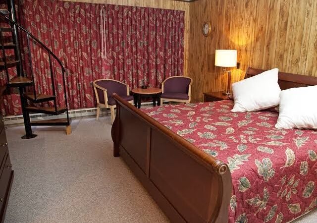Evergreen Valley Inn & Villas - Stoneham, ME