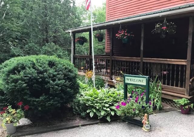 Evergreen Valley Inn & Villas - Stoneham, ME