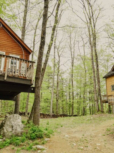 In The Trees - Maine Treehouse Rentals & Mountain Disc Golf - Stoneham, ME