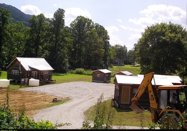 Hillbilly Stays Campground / Grace Elk Outfitters -Elk Camp - Stoney Fork, KY