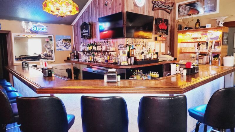 Dry Dock Restaurant Bar Motel - Stoutsville, MO