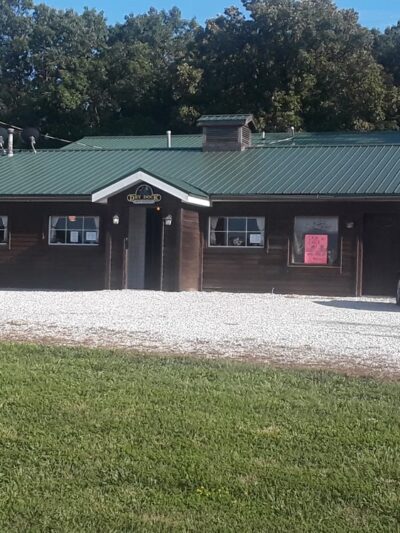 Dry Dock Restaurant Bar Motel - Stoutsville, MO