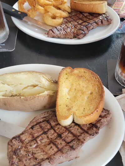 Dry Dock Restaurant Bar Motel - Stoutsville, MO