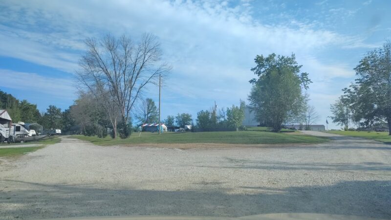Stoutsville Resort - Stoutsville, MO