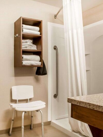 Comfort Inn & Suites Sturbridge-Brimfield - Sturbridge, MA