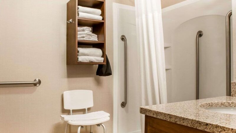 Comfort Inn & Suites Sturbridge-Brimfield - Sturbridge, MA