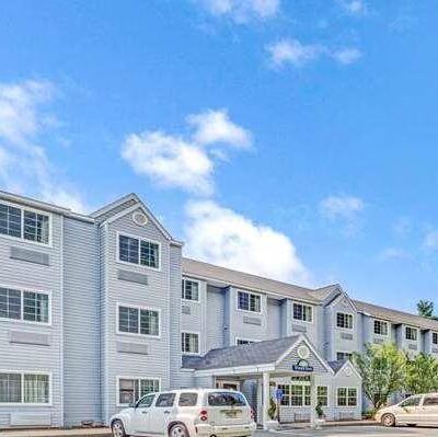 Days Inn by Wyndham Sturbridge - Sturbridge, MA
