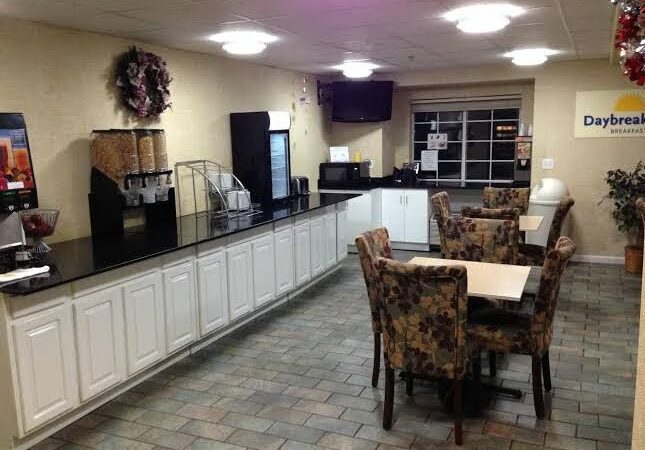 Days Inn by Wyndham Sturbridge - Sturbridge, MA