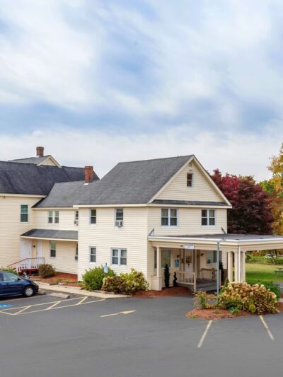 Econo Lodge Sturbridge Route 20 - Sturbridge, MA