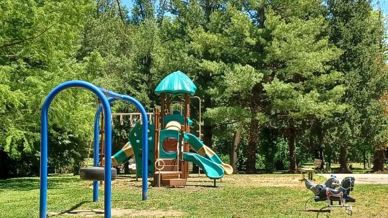 Sturgeon City Park - Sturgeon, MO