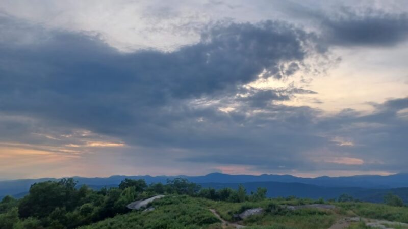 Sassafras Mountain Trailhead - Sunset, SC